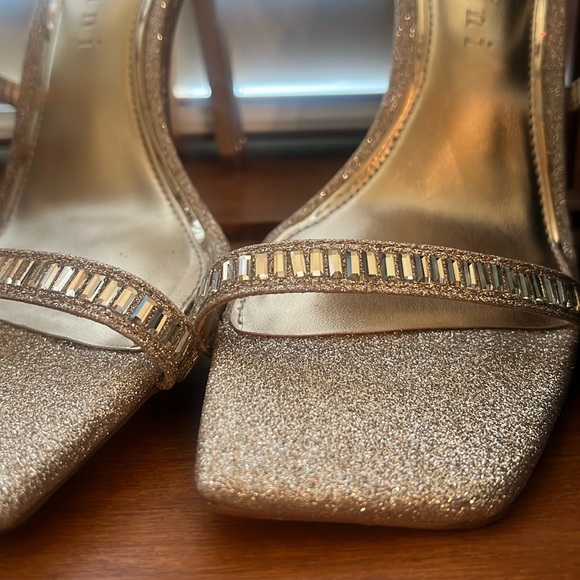 Gianni Bini Sz 9.5 Shawn Gold Glitter Strappy Rhinestone Stiletto High Heel NEW - Picture 5 of 16